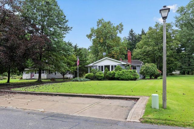 25520 Country Club Drive, South Bend, IN 46619