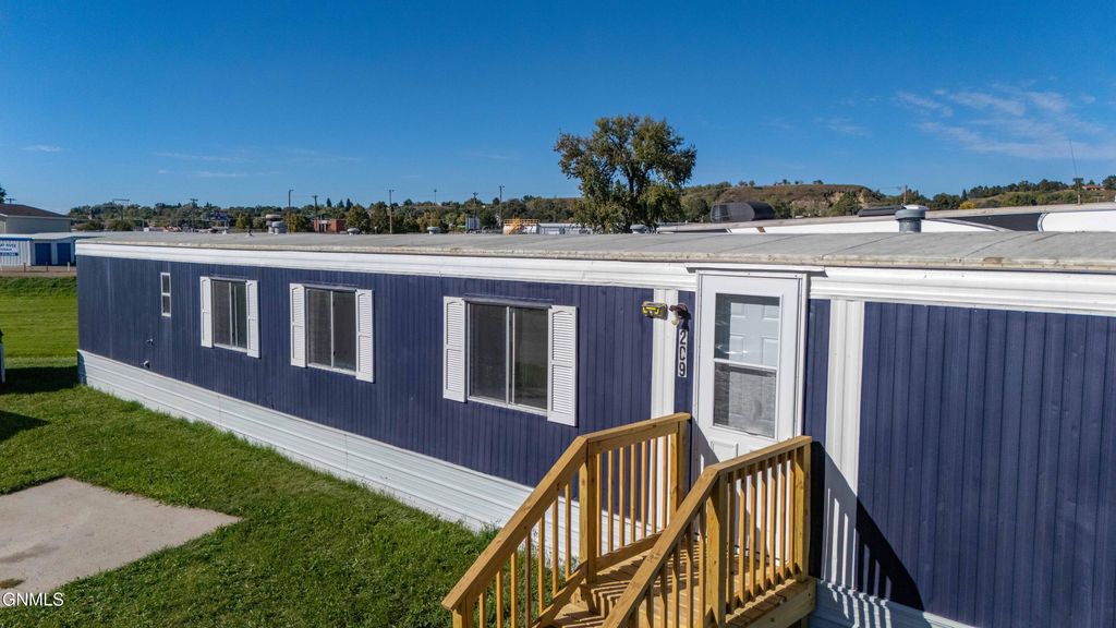 209 Gateway Trail, Mandan, ND 58554 photo 12