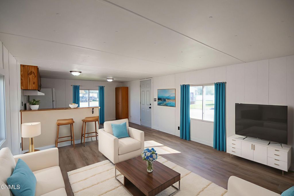 209 Gateway Trail, Mandan, ND 58554 photo 2