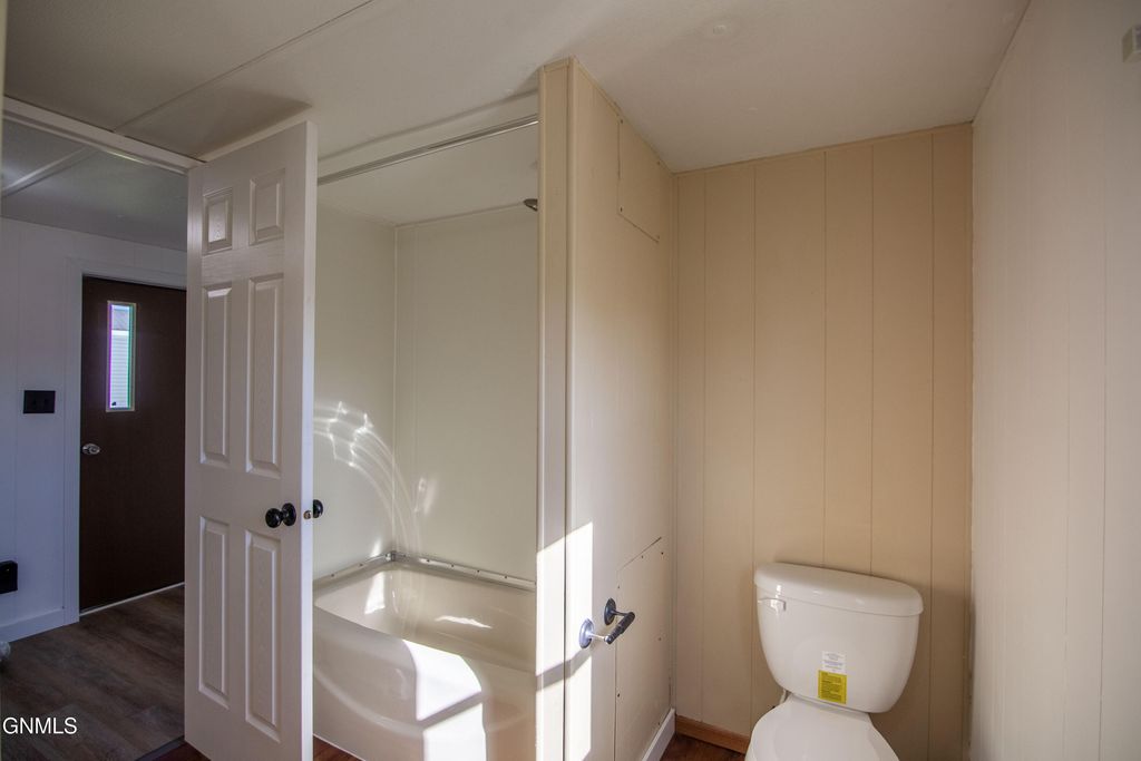 209 Gateway Trail, Mandan, ND 58554 photo 9