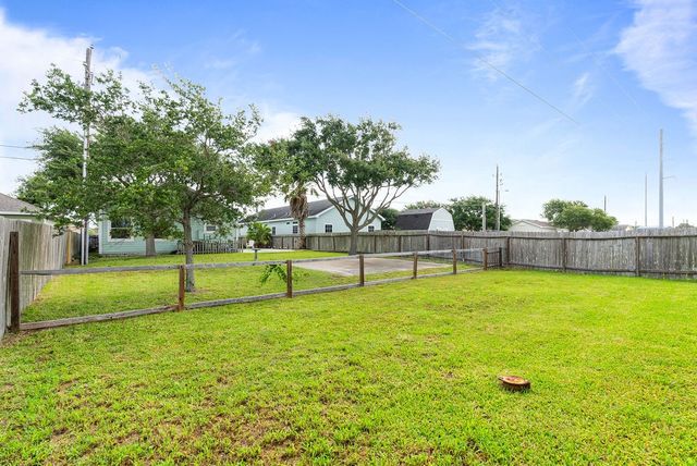 1505 Antoinette Dr, Corpus Christi, TX 78418