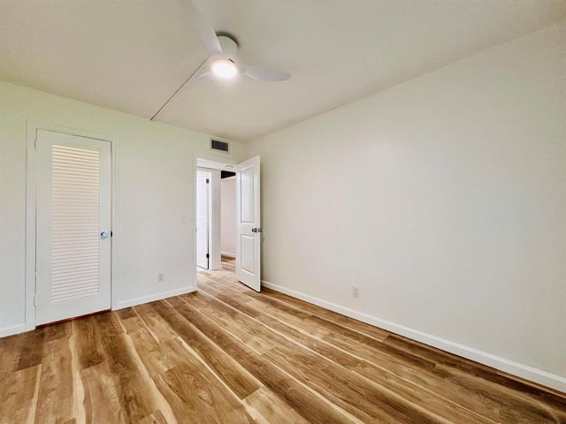 5 Hastings A, West Palm Beach, FL 33417