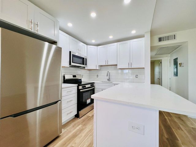 5 Hastings A, West Palm Beach, FL 33417