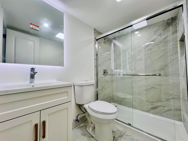 5 Hastings A, West Palm Beach, FL 33417
