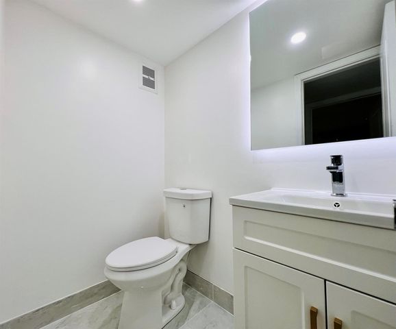 5 Hastings A, West Palm Beach, FL 33417