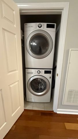 19 Isaacs Street APT 300, Norwalk, CT 06850