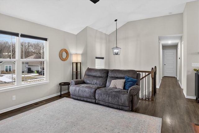 410 E 166th Court, Belton, MO 64012