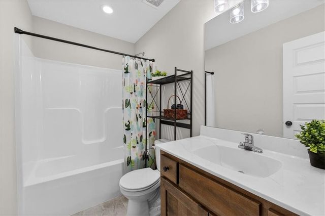 410 E 166th Court, Belton, MO 64012