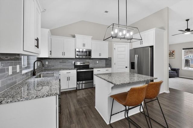 410 E 166th Court, Belton, MO 64012