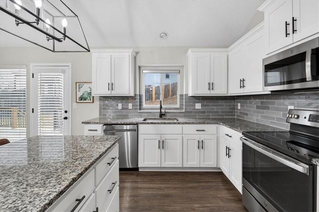 410 E 166th Court, Belton, MO 64012