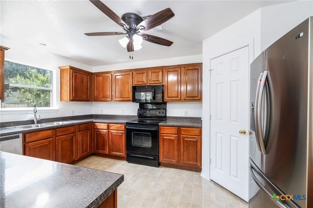 10218 Chuck Wagon Court, Converse, TX 78109