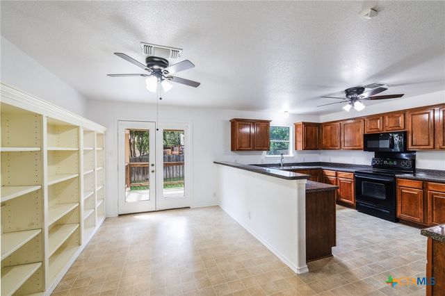 10218 Chuck Wagon Court, Converse, TX 78109