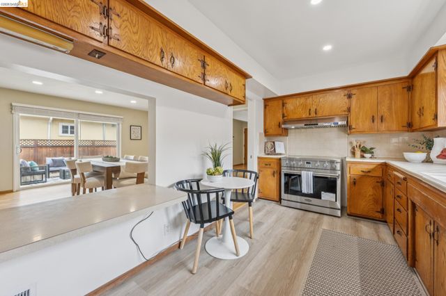 871 Joaquin Ave, San Leandro, CA 94577