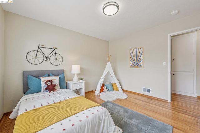871 Joaquin Ave, San Leandro, CA 94577