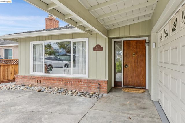 871 Joaquin Ave, San Leandro, CA 94577
