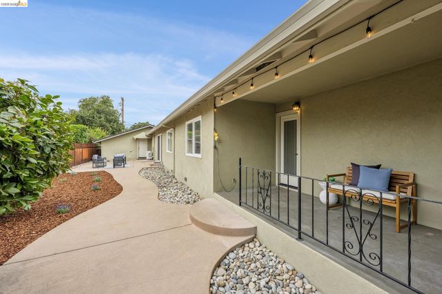 871 Joaquin Ave, San Leandro, CA 94577