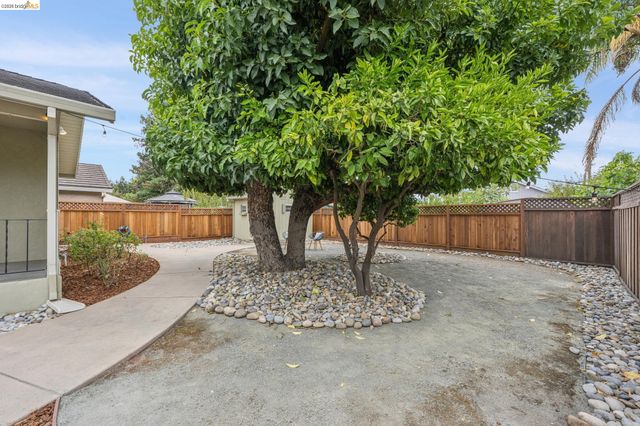 871 Joaquin Ave, San Leandro, CA 94577