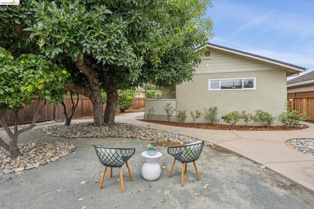 871 Joaquin Ave, San Leandro, CA 94577