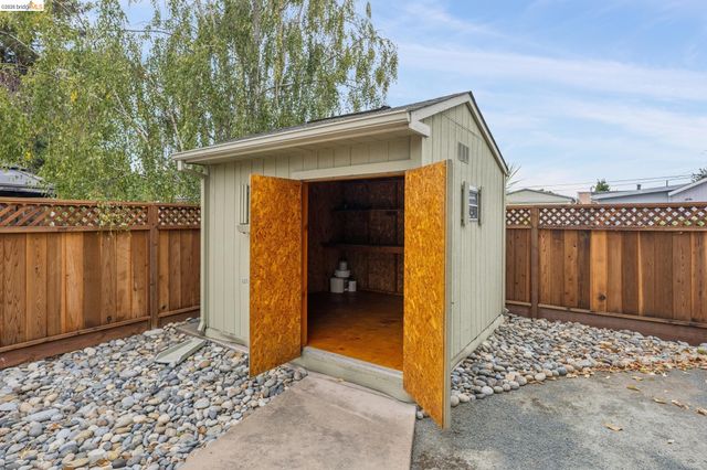 871 Joaquin Ave, San Leandro, CA 94577