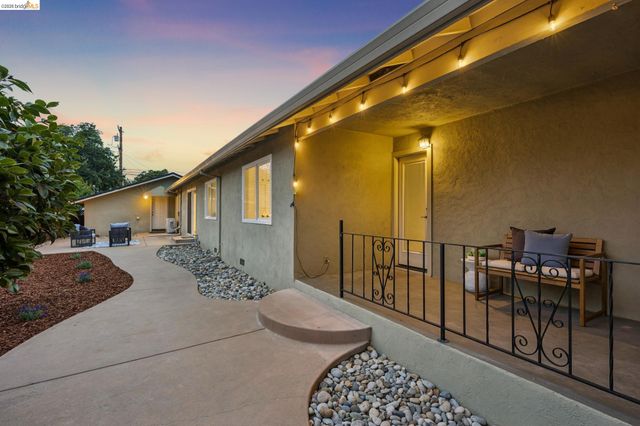871 Joaquin Ave, San Leandro, CA 94577