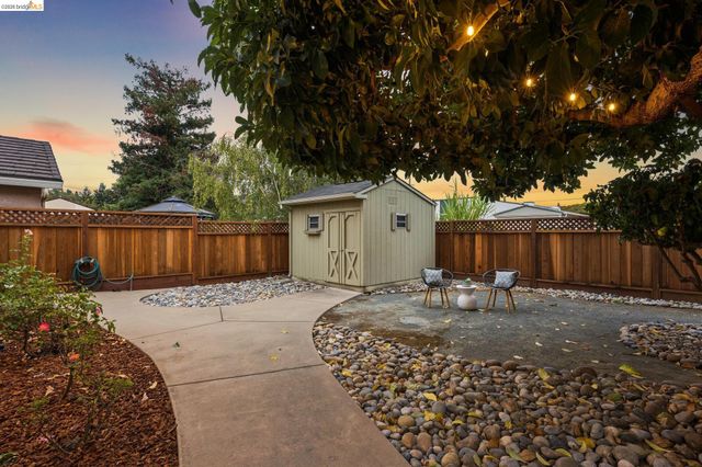 871 Joaquin Ave, San Leandro, CA 94577