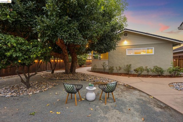 871 Joaquin Ave, San Leandro, CA 94577