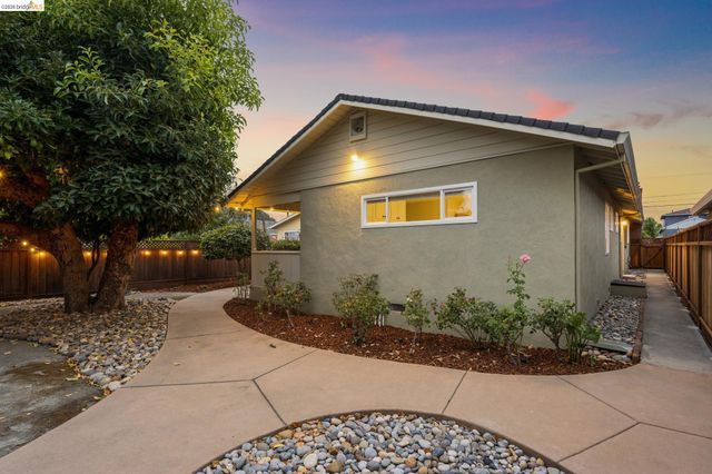 871 Joaquin Ave, San Leandro, CA 94577