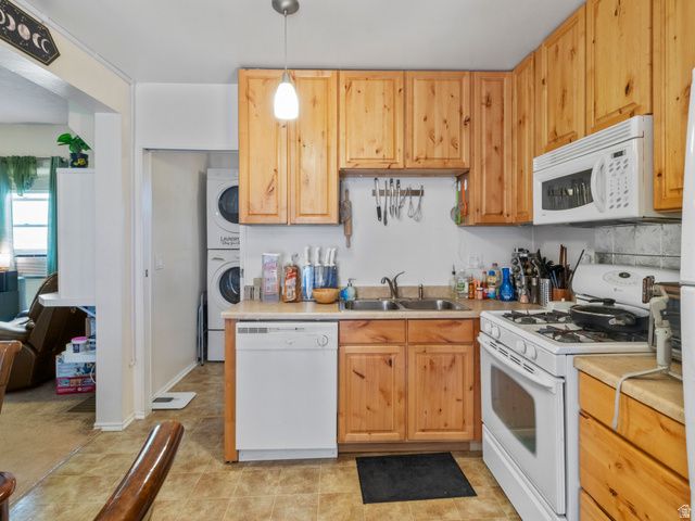 3296 OGDEN AVE, Ogden, UT 84401