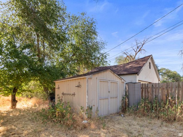 3296 OGDEN AVE, Ogden, UT 84401