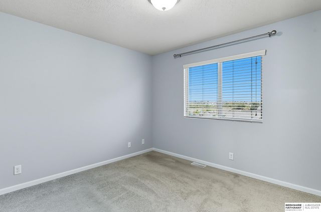 7509 N 142 Street, Omaha, NE 68142