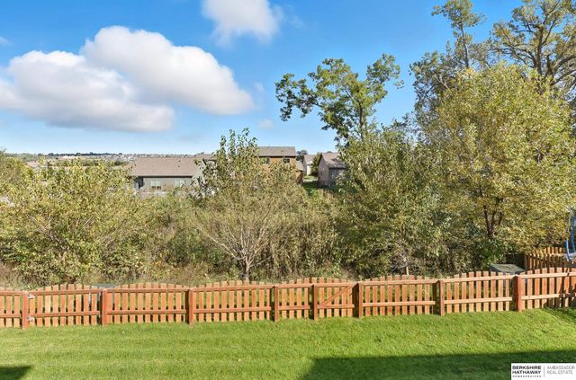 7509 N 142 Street, Omaha, NE 68142