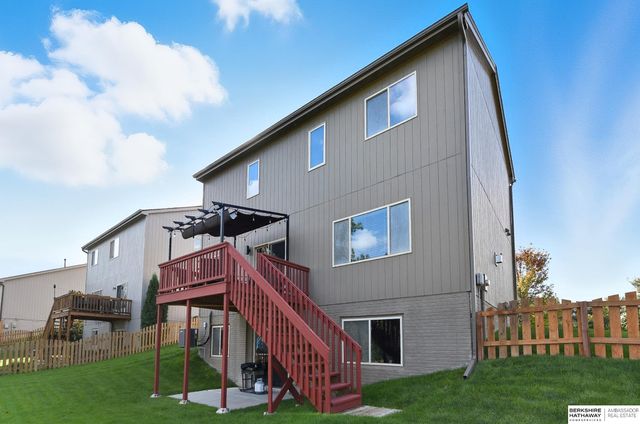 7509 N 142 Street, Omaha, NE 68142