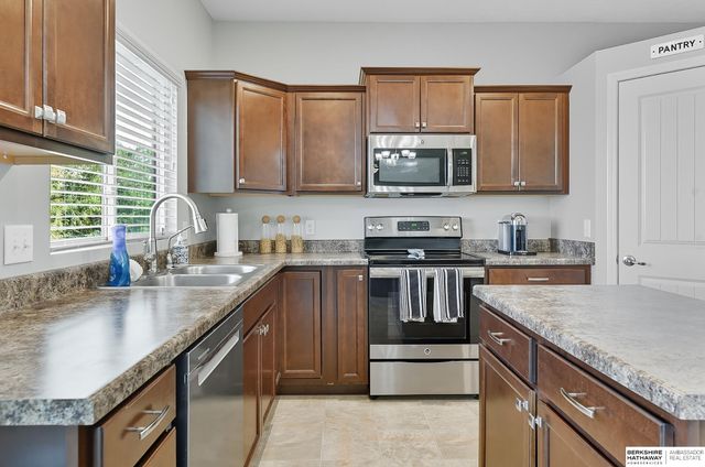 7509 N 142 Street, Omaha, NE 68142