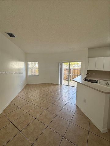 2244 SE 26th Ln 2244, Homestead, FL 33035