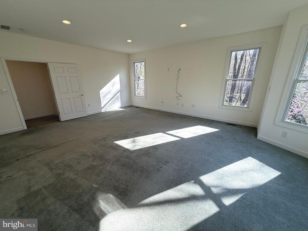 Image 36 of property listing at 4222 IJAMSVILLE RD, Ijamsville, MD 21754