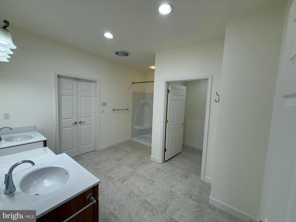 Image 41 of property listing at 4222 IJAMSVILLE RD, Ijamsville, MD 21754