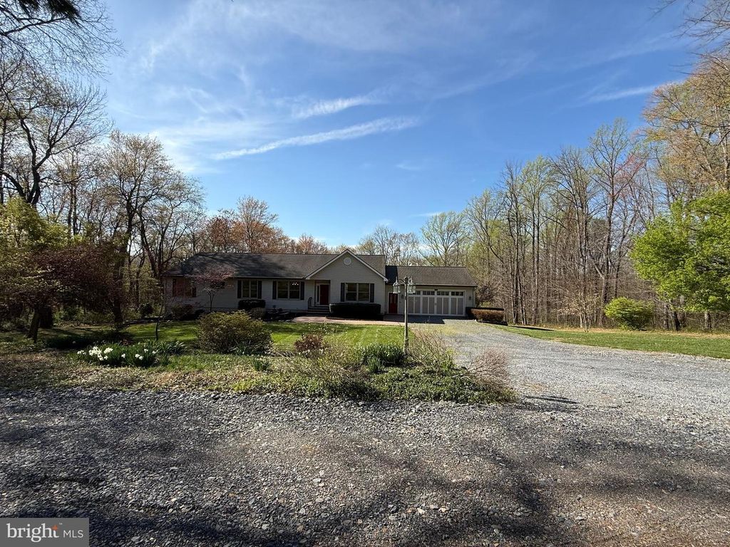 Image 5 of property listing at 4222 IJAMSVILLE RD, Ijamsville, MD 21754