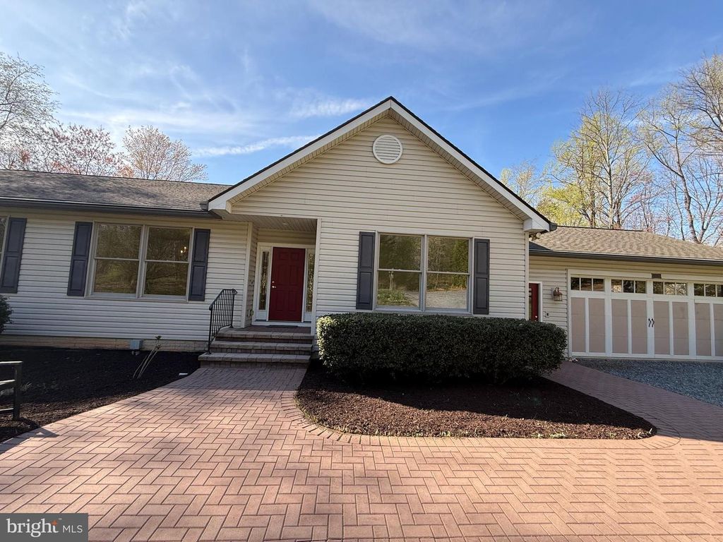 Image 6 of property listing at 4222 IJAMSVILLE RD, Ijamsville, MD 21754