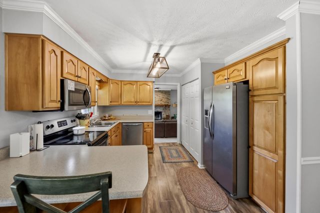 282 S Eagle Creek Drive, Lexington, KY 40515