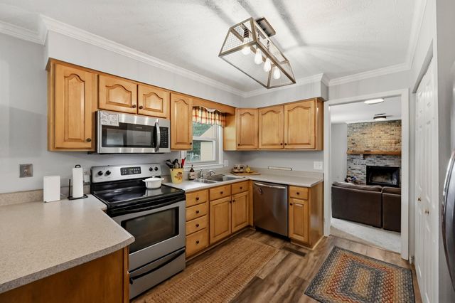 282 S Eagle Creek Drive, Lexington, KY 40515