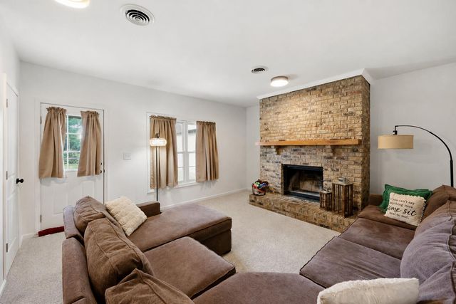 282 S Eagle Creek Drive, Lexington, KY 40515