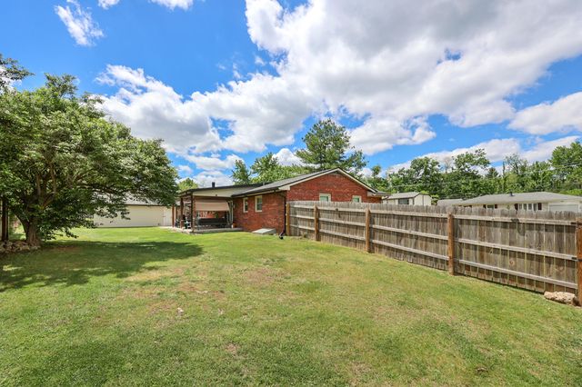 282 S Eagle Creek Drive, Lexington, KY 40515