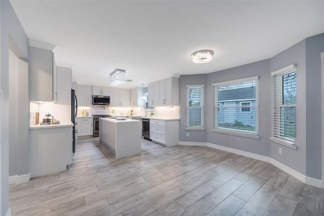 16918 Lighthouse View Drive, Friendswood, TX 77546