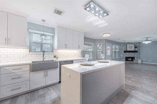 16918 Lighthouse View Drive, Friendswood, TX 77546