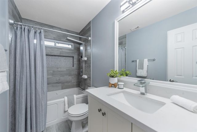 16918 Lighthouse View Drive, Friendswood, TX 77546