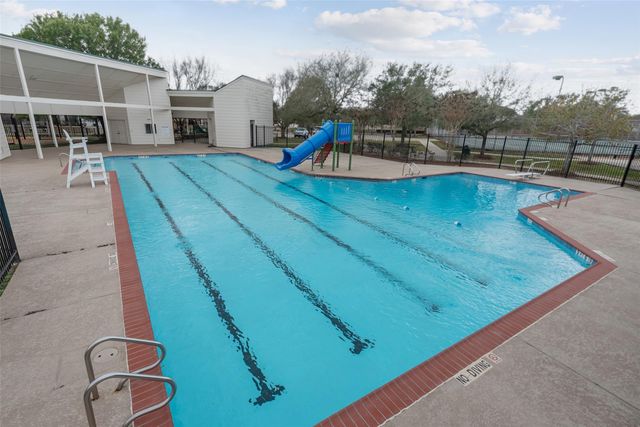 16918 Lighthouse View Drive, Friendswood, TX 77546