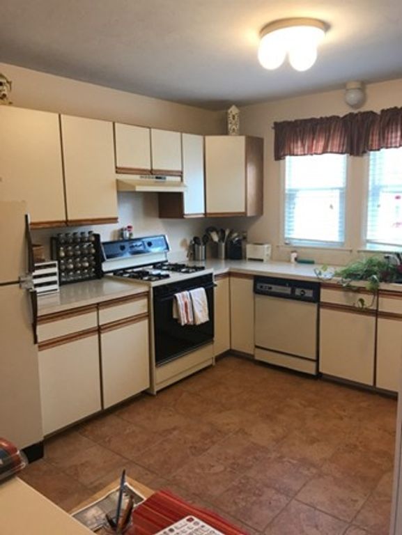 35 Lamplighter Lane 35, Easton, MA 02375