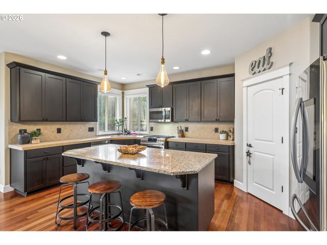 22248 Sw SMITH Ave, Sherwood, OR 97140