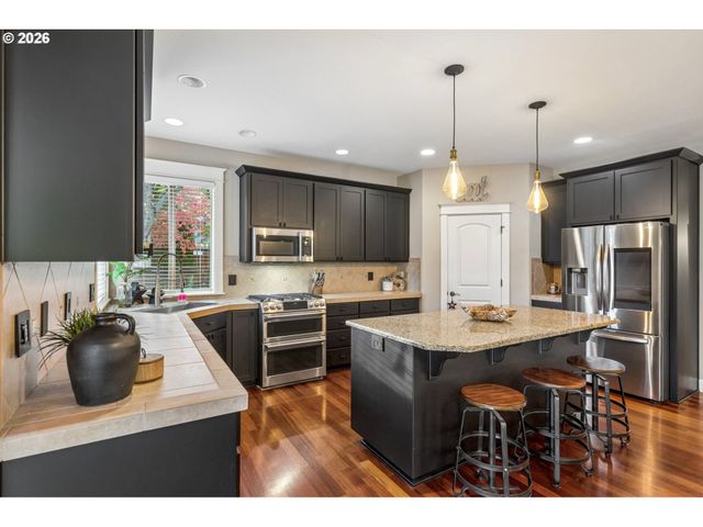 22248 Sw SMITH Ave, Sherwood, OR 97140