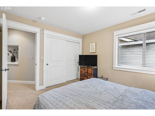 22248 Sw SMITH Ave, Sherwood, OR 97140